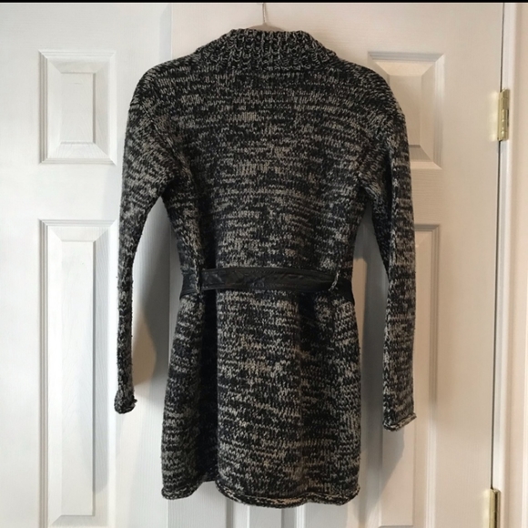 Banana Republic warm sweater w/ cute leather belt - Picture 2 of 5